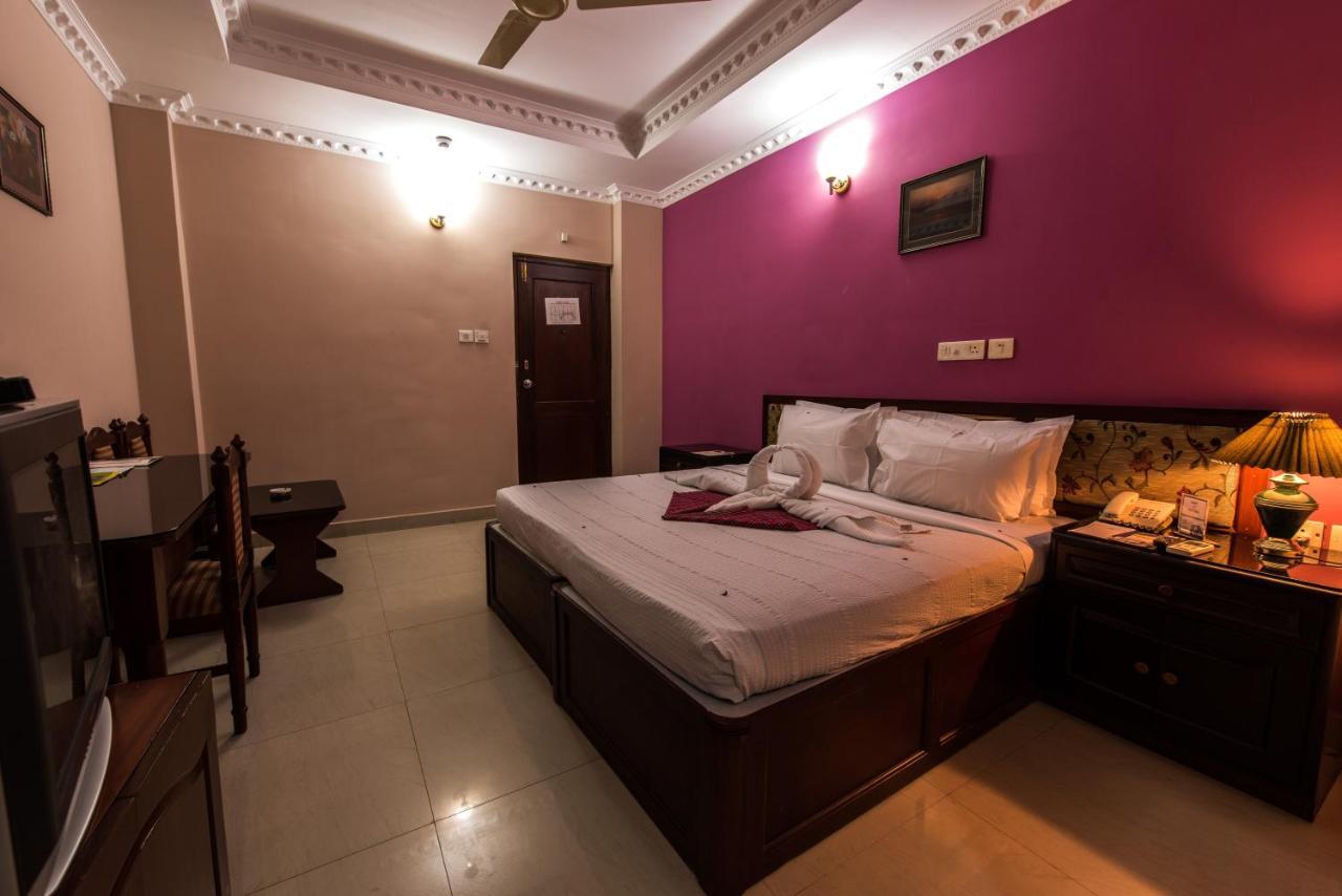 Kallada Hotels&Resorts Thrissur Exterior foto
